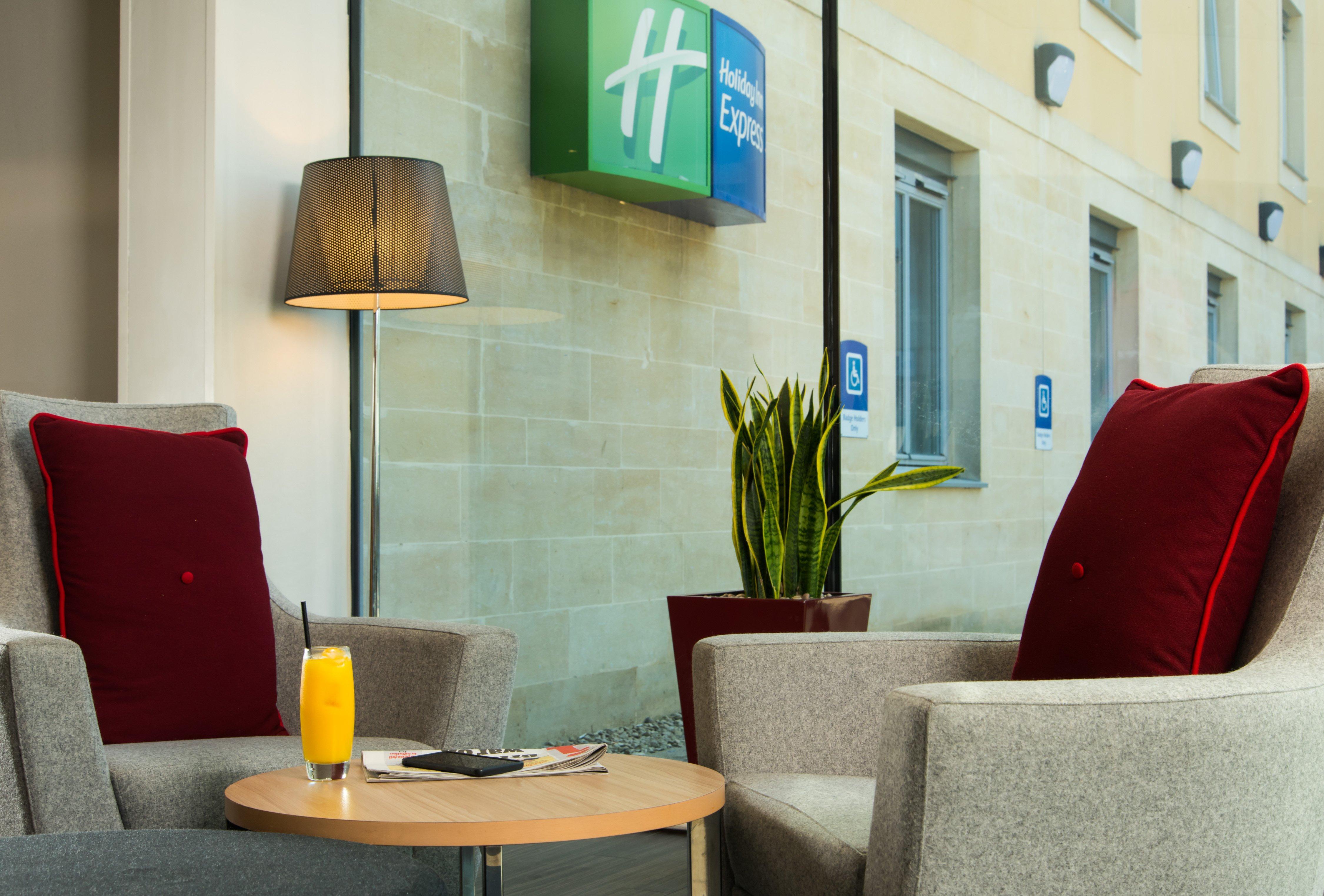 Holiday Inn Express Bath By Ihg Exterior photo