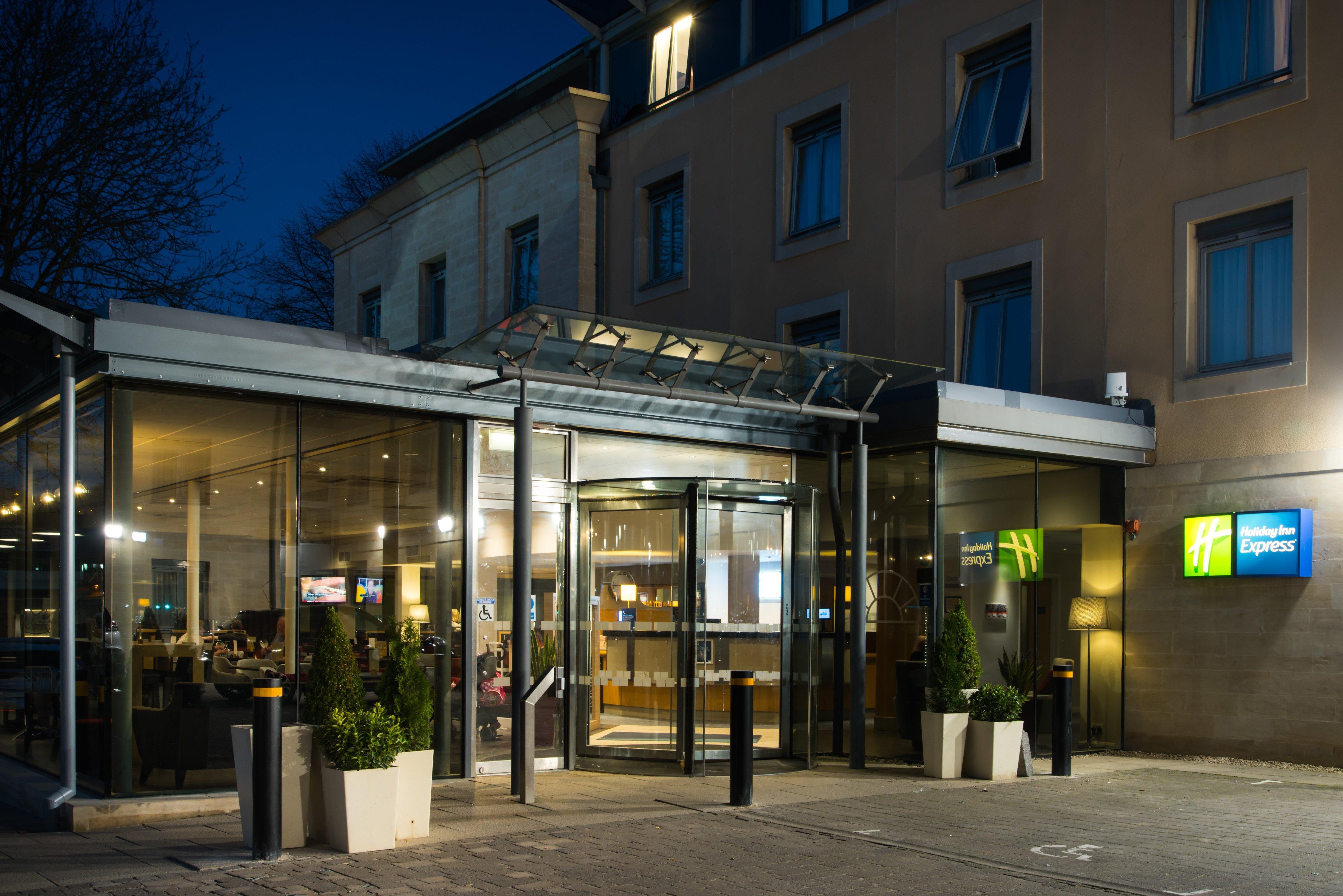 Holiday Inn Express Bath By Ihg Exterior photo
