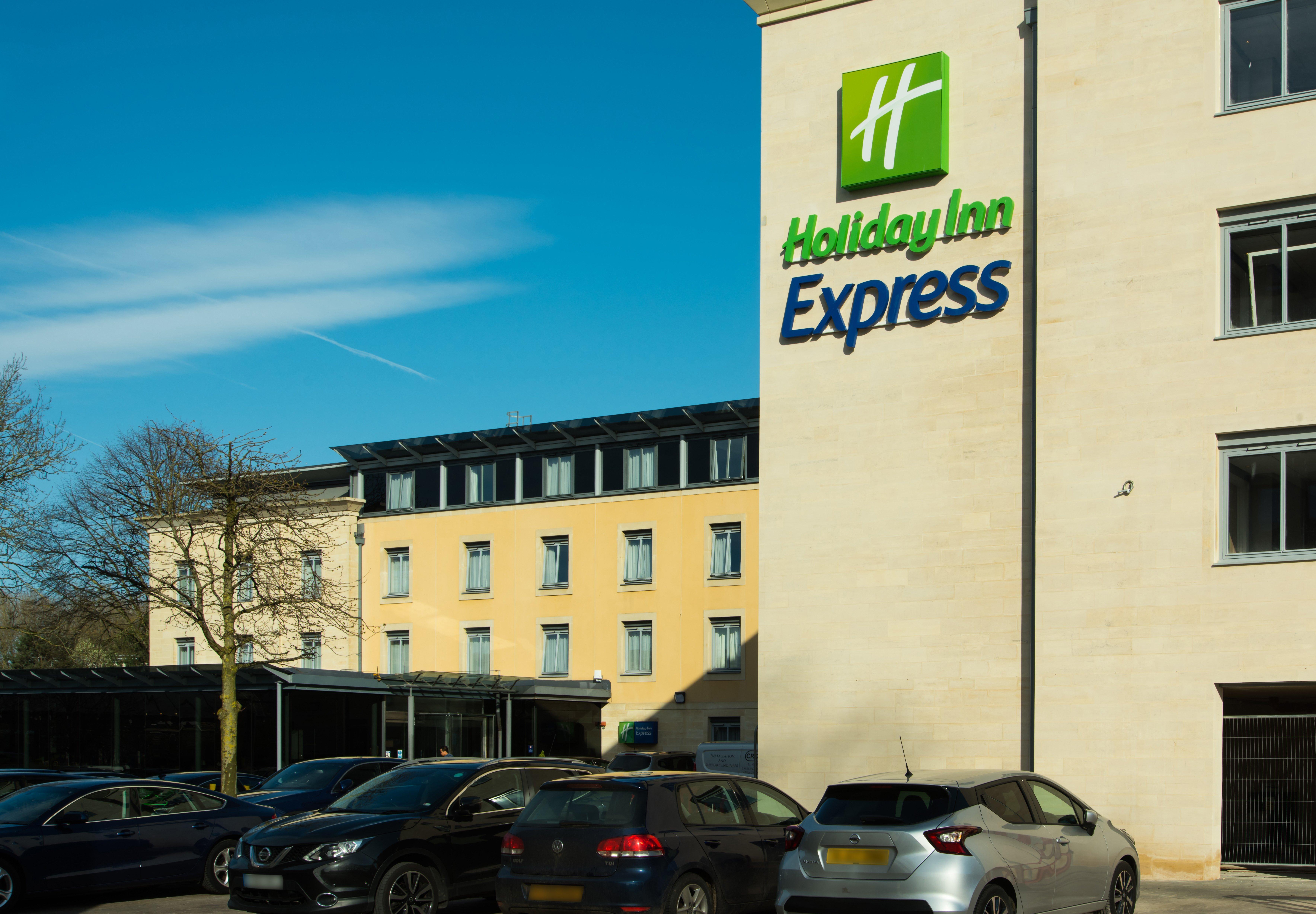 Holiday Inn Express Bath By Ihg Exterior photo
