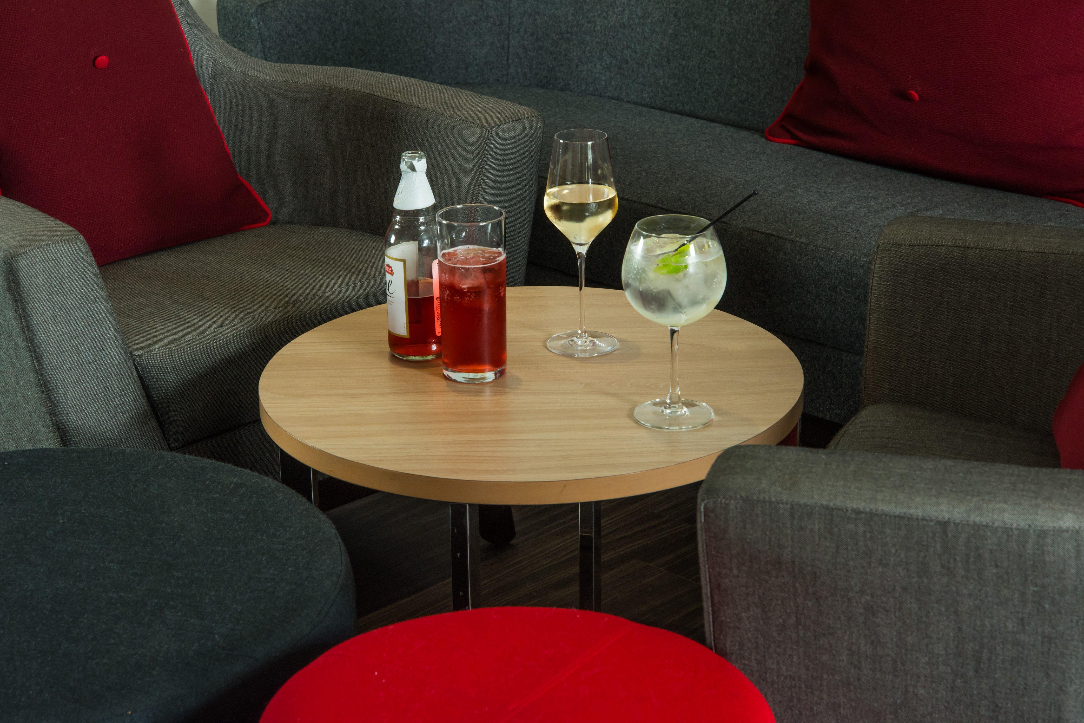 Holiday Inn Express Bath By Ihg Exterior photo