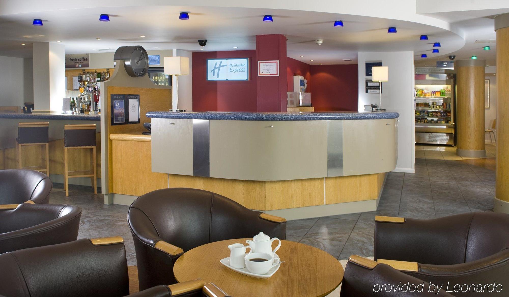Holiday Inn Express Bath By Ihg Interior photo