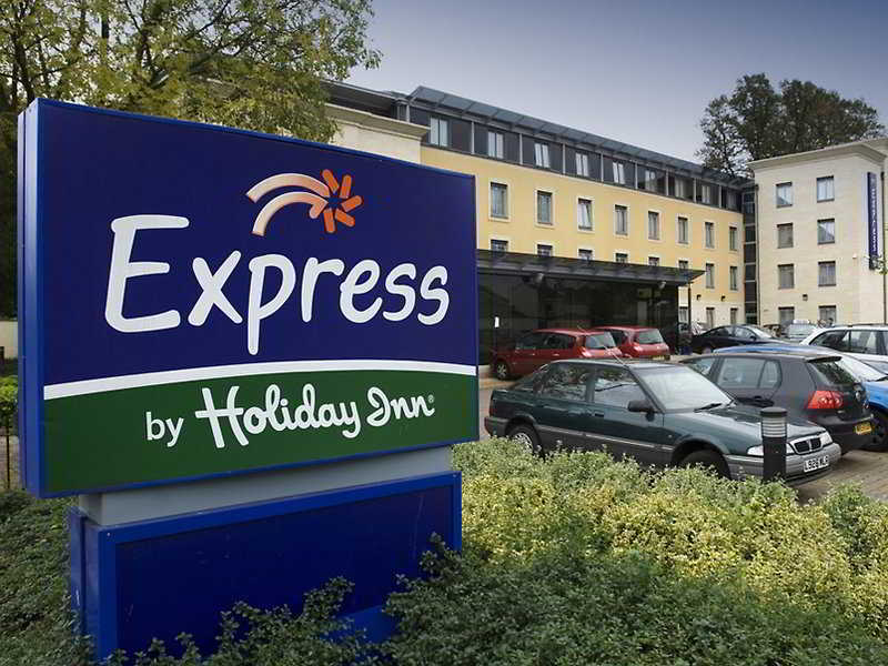 Holiday Inn Express Bath By Ihg Exterior photo