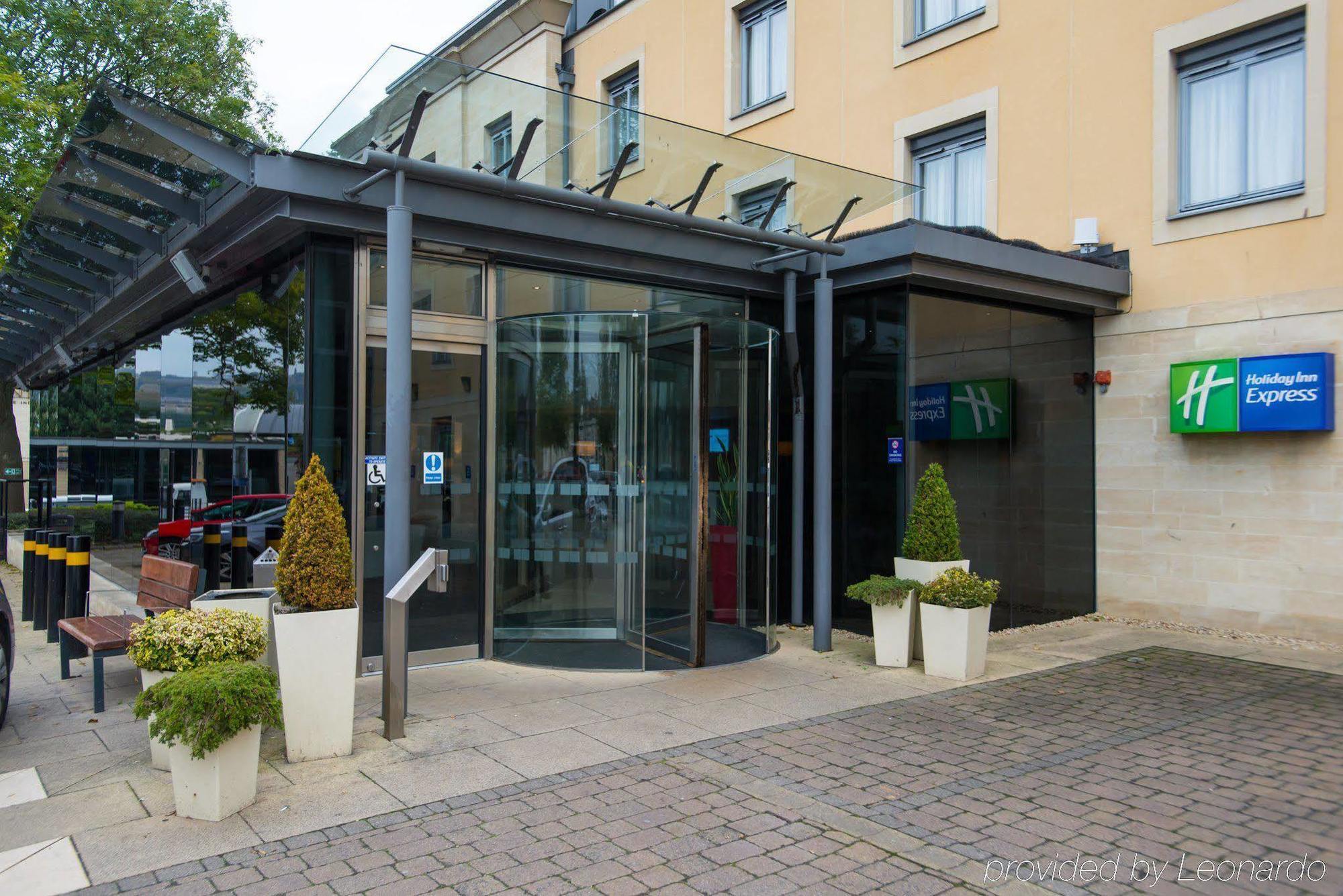 Holiday Inn Express Bath By Ihg Exterior photo
