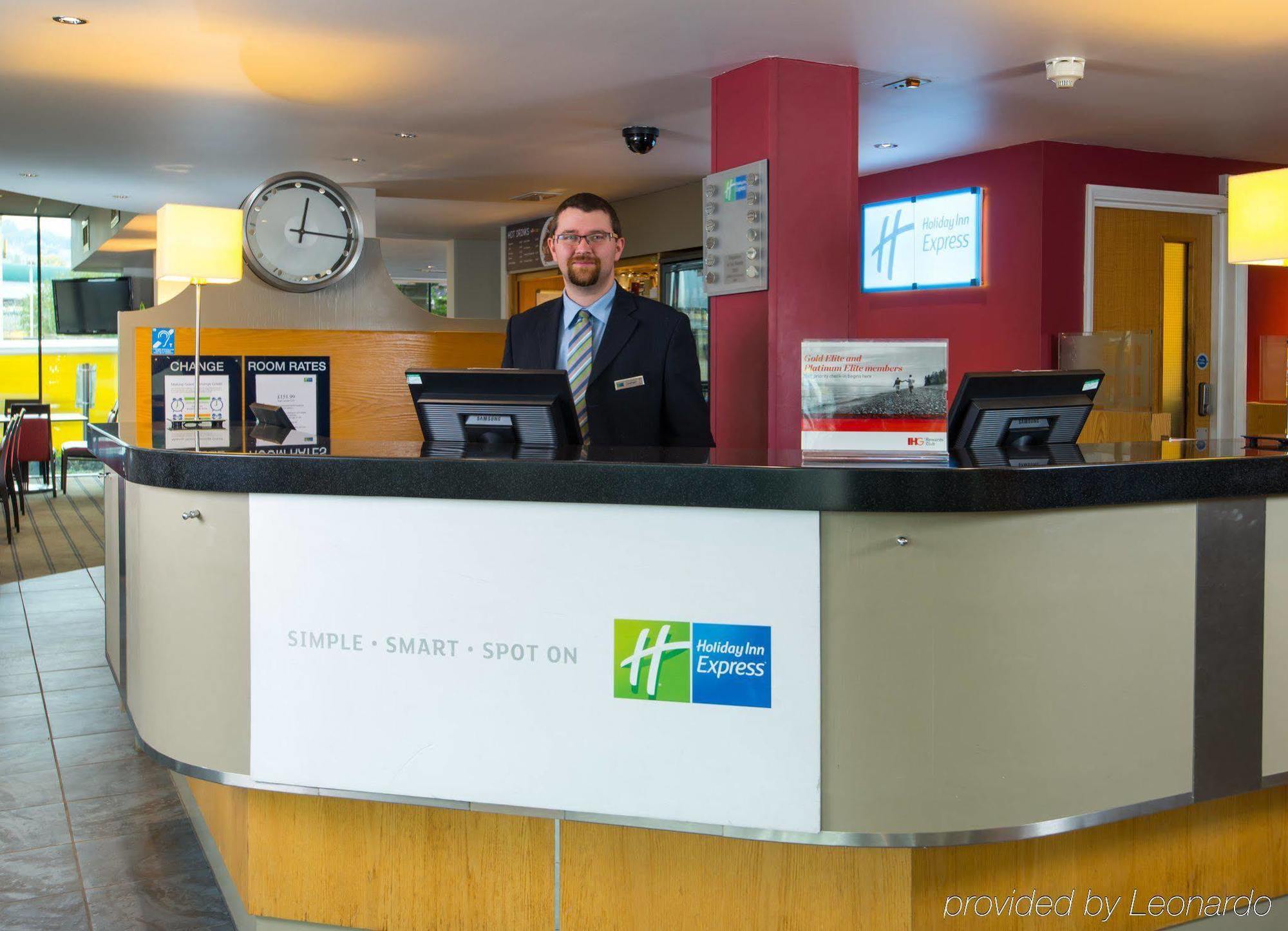 Holiday Inn Express Bath By Ihg Exterior photo