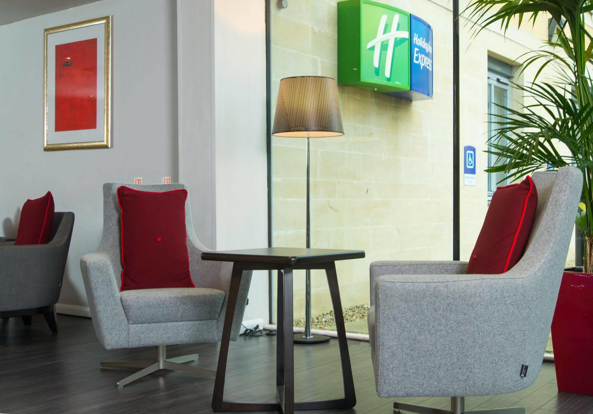 Holiday Inn Express Bath By Ihg Exterior photo